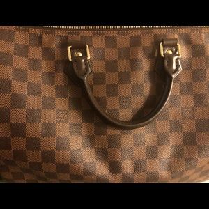 Louis Vuitton Authentic Bag !